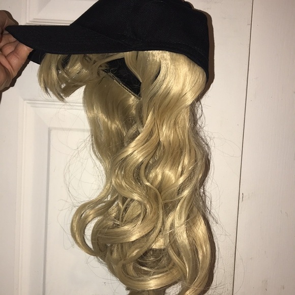 NIP Black Cap with Blonde Hair Extension main image 6